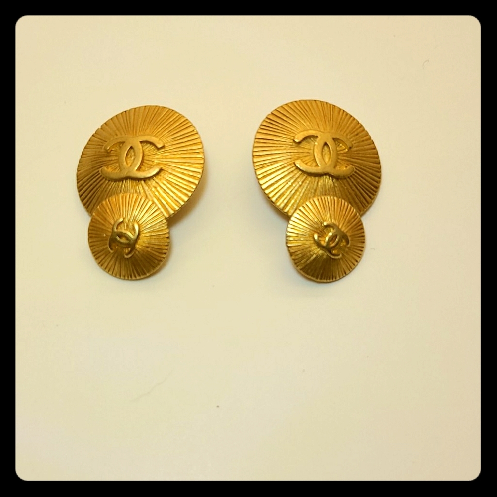 Chanelle cufflinks 1980's